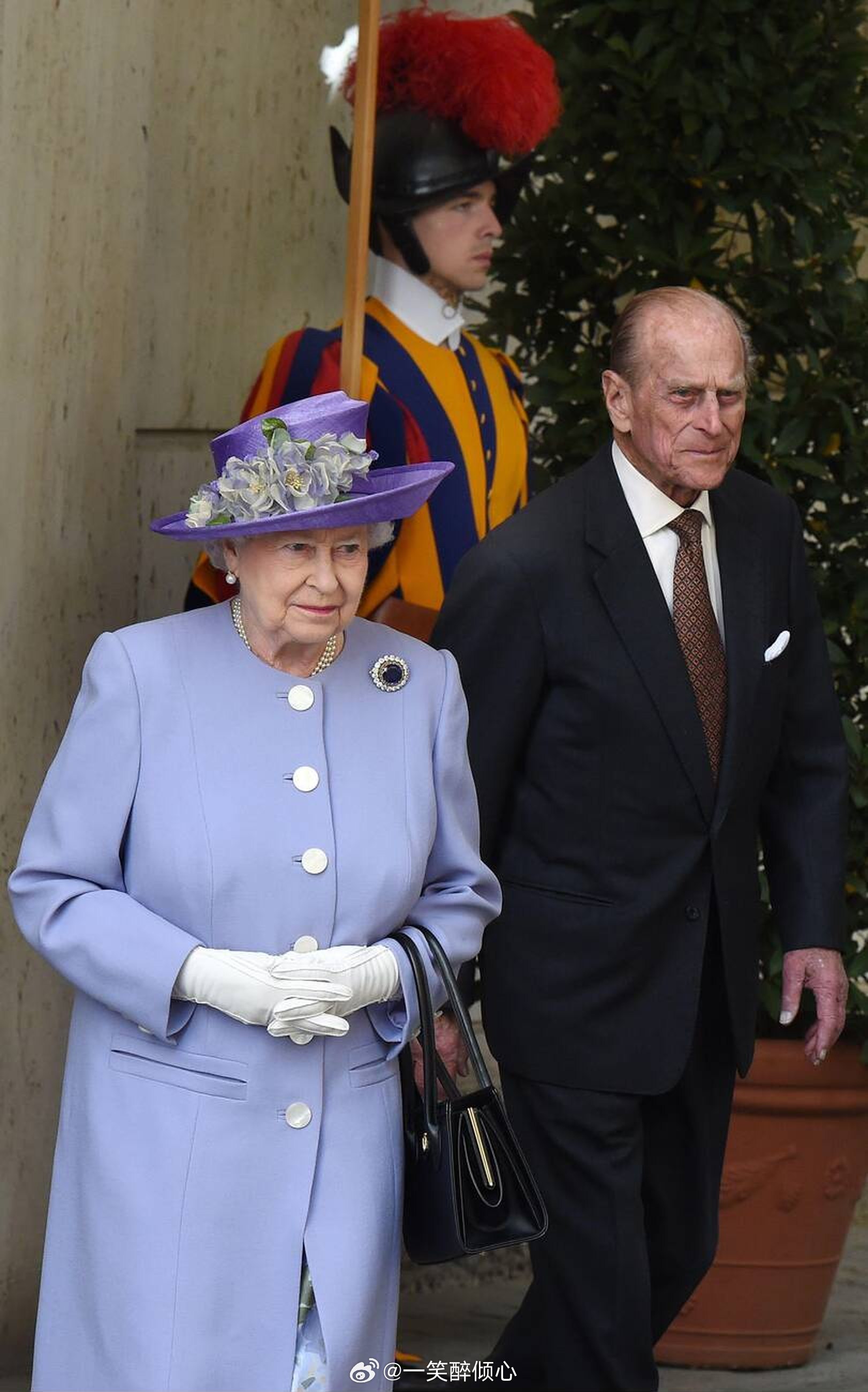 英国王室  1️⃣2️⃣年前的今天2014年4月3日，伊丽莎白二世女王和爱丁堡公