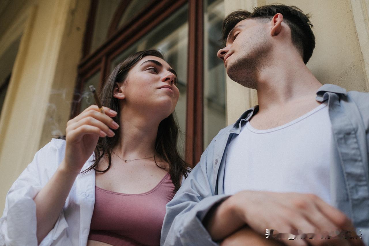 做婚恋咨询这16年中，见过太多背叛婚姻的男人，他们沉浸在婚外情的欢愉刺激中，不惜