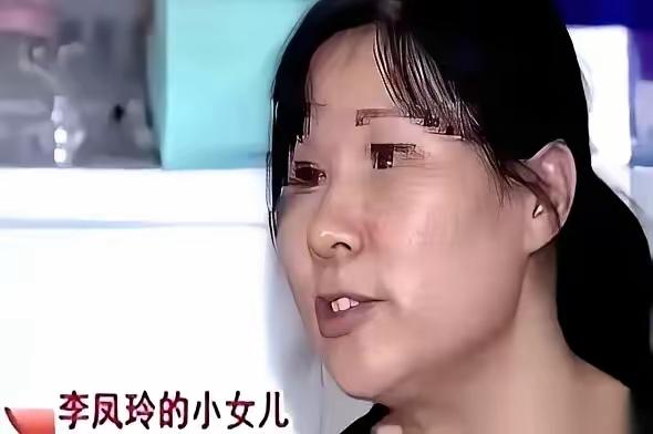 55岁，口袋里拿不出几千块钱给老母亲治病，打电话给亲哥，被一句"拆迁款你一个人吞