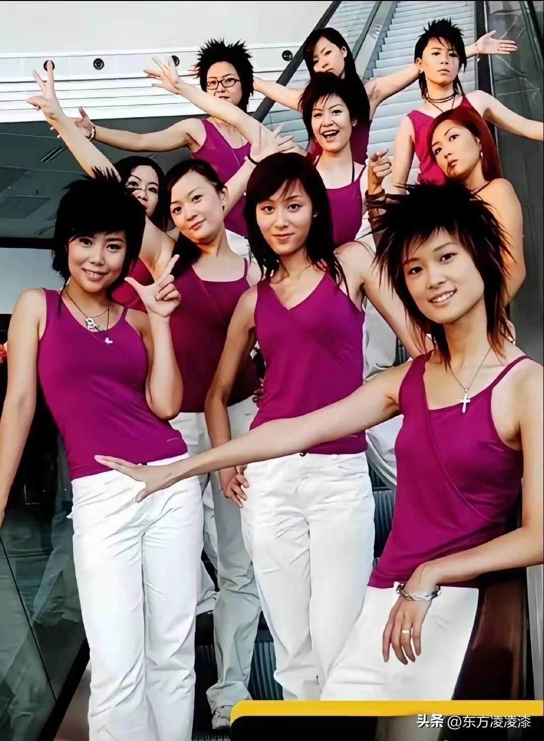 最强的一届超级女生，没有之一！
前十名基本都出名了，而且前三名都成了一流歌手！