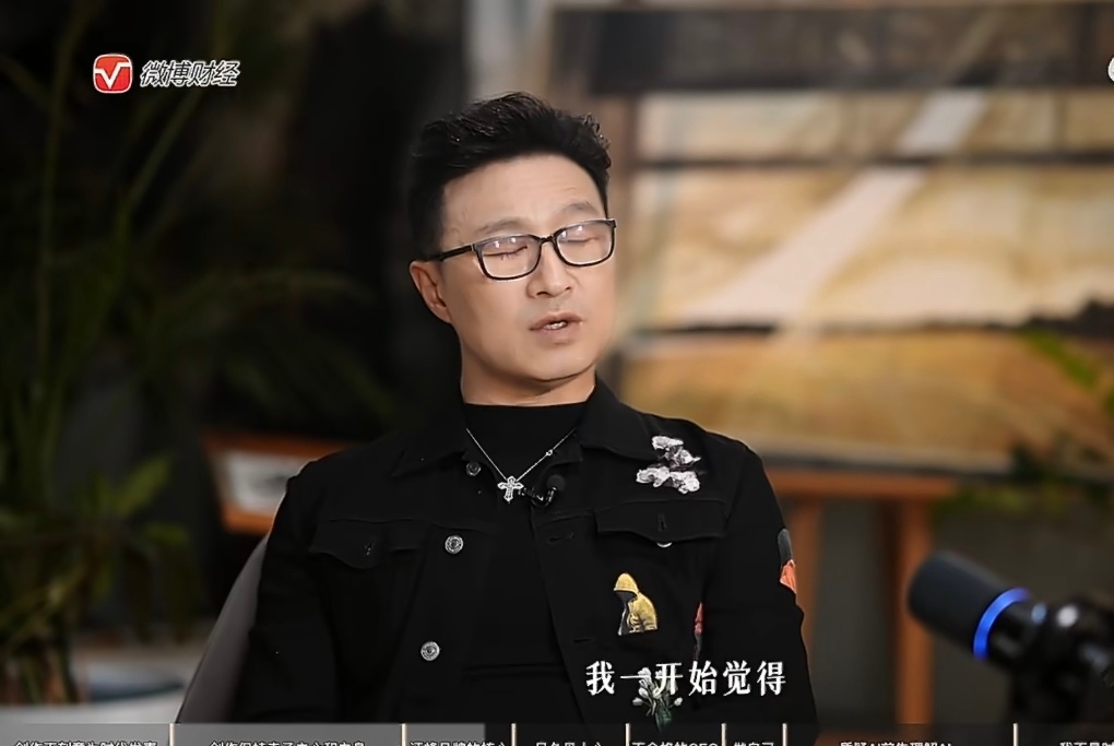 汪峰公司因AI从1100人减到400人汪峰公司员工竟然超过了千人AI是一方面，感