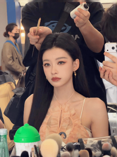 孙怡组真唱乘风2026孙怡组也太拼了！全开麦无压力，声音干净又好听，舞台态度拉满