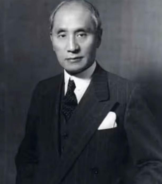 1910年，巴黎市政厅登记了一桩极为反常的跨国婚姻，震惊当时旅居海外的华人圈层。
