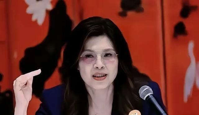 我们还是太善良了，寄予她更高的希望，其实她才是一个真正的“台毒”，把两面三刀展现