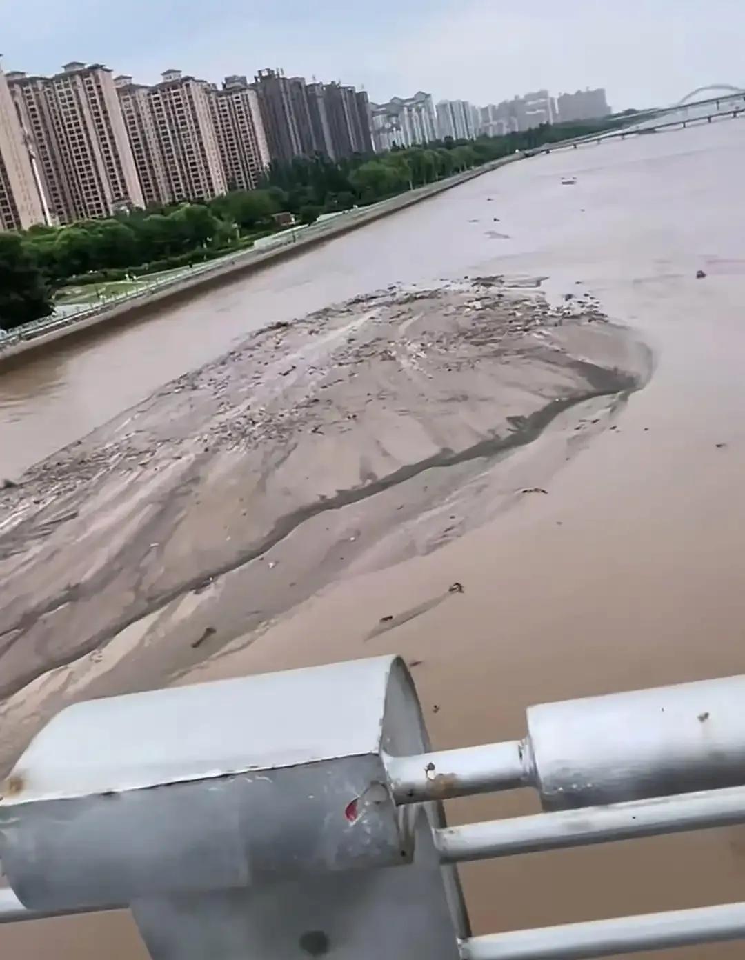 历史再一次证明了耿彦波的高瞻远瞩！

内蒙丰镇那场整整两天两夜的雨，把上游的水库