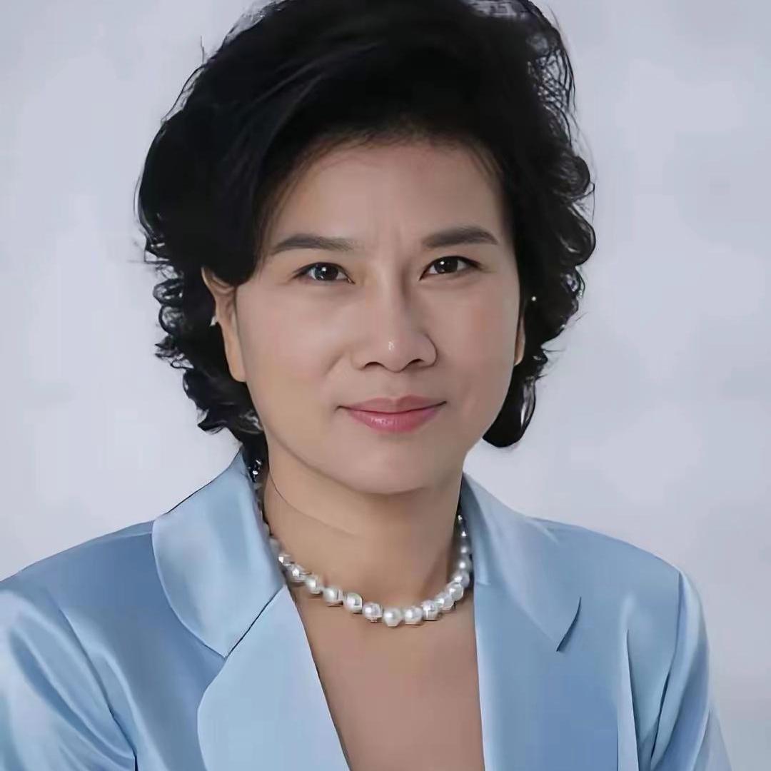 争议拉满！铁娘子董明珠股东会放狠话：不买格力家电，凭什么拿分红
 
格力股东大会