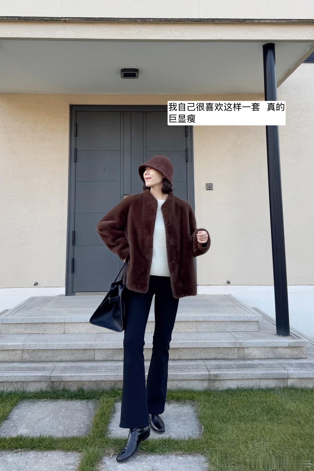 过年穿羽绒服或者大衣，没觉得都穿的很腻了嘛？试试我的推荐，不浮夸，但让人眼前一亮