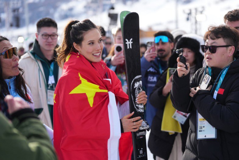 谷爱凌吐槽国际雪联安排不公平¹ 小姑娘不容易。这几天发现谷爱凌受到的来自美国的攻