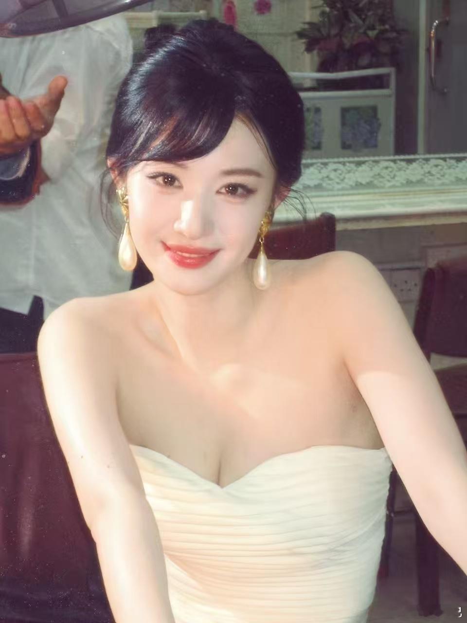 王楚然造型师心思都花在起名上了从温婉千金风到清冷文艺感，再到偶尔的复古风、湿发，