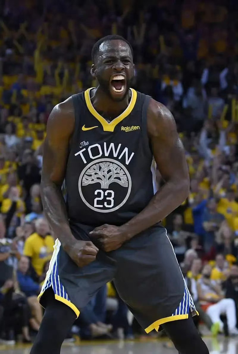 【#勇士愿意送出格林#】 根据Evan Sidery消息：“勇士愿意在交易中送出