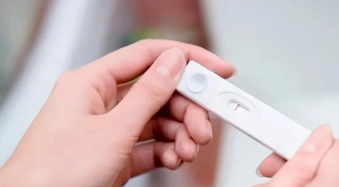 陕西一男子，和分手8个月的前女友，两人酒后缠绵一夜，事后女子吃了药。14天后，两