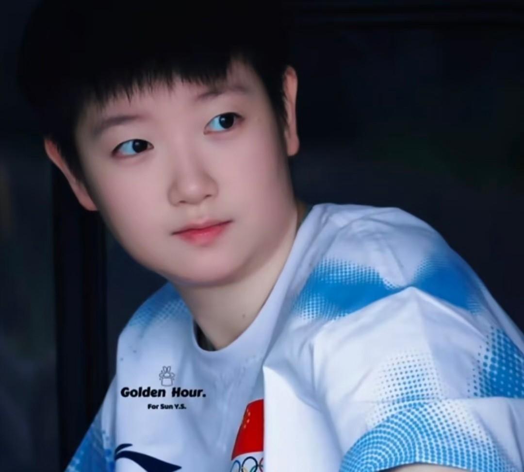 能配得上孙颖莎的人，条件列了整整10条。
可你仔细扒拉一遍，前面九条全是虚的，最