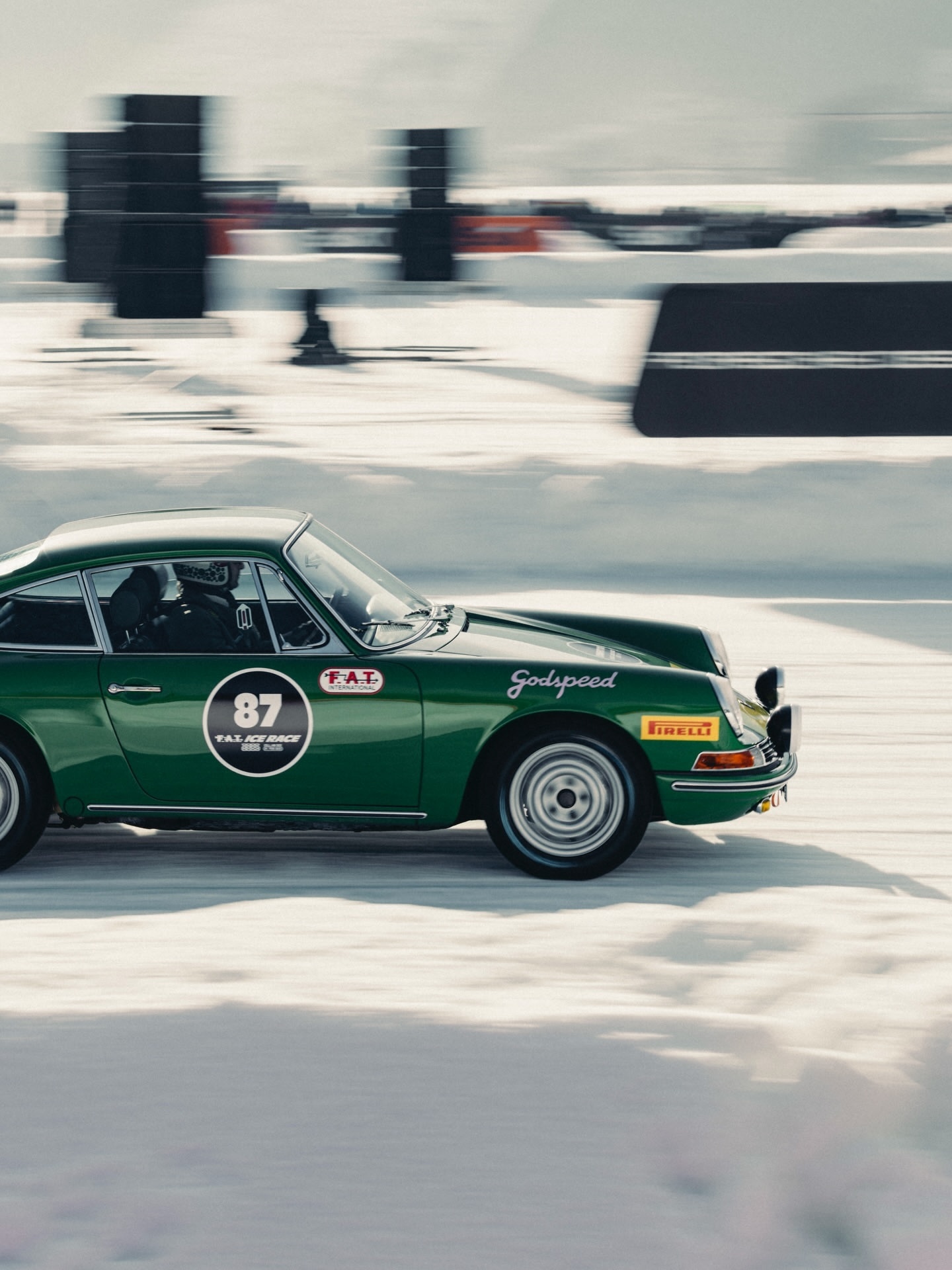 保时捷的冬季游乐场好多车anycar大v聊车保时捷911