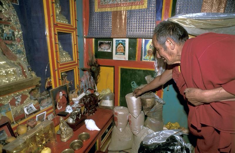 宁波这6万一次的理发可太离谱了！网友去理发，被理发师说头上有红疹有虫卵，用了30