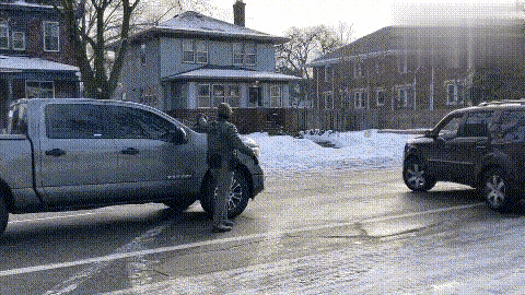 美国特工当街杀人，市长喊话ICE滚蛋，军队即将出动，内战一触即发？
 
1月7日