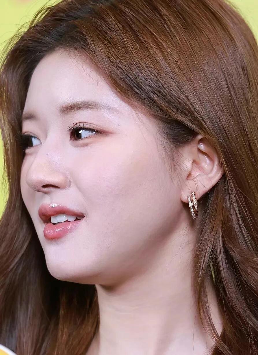 赵露思细节图也太完美啦