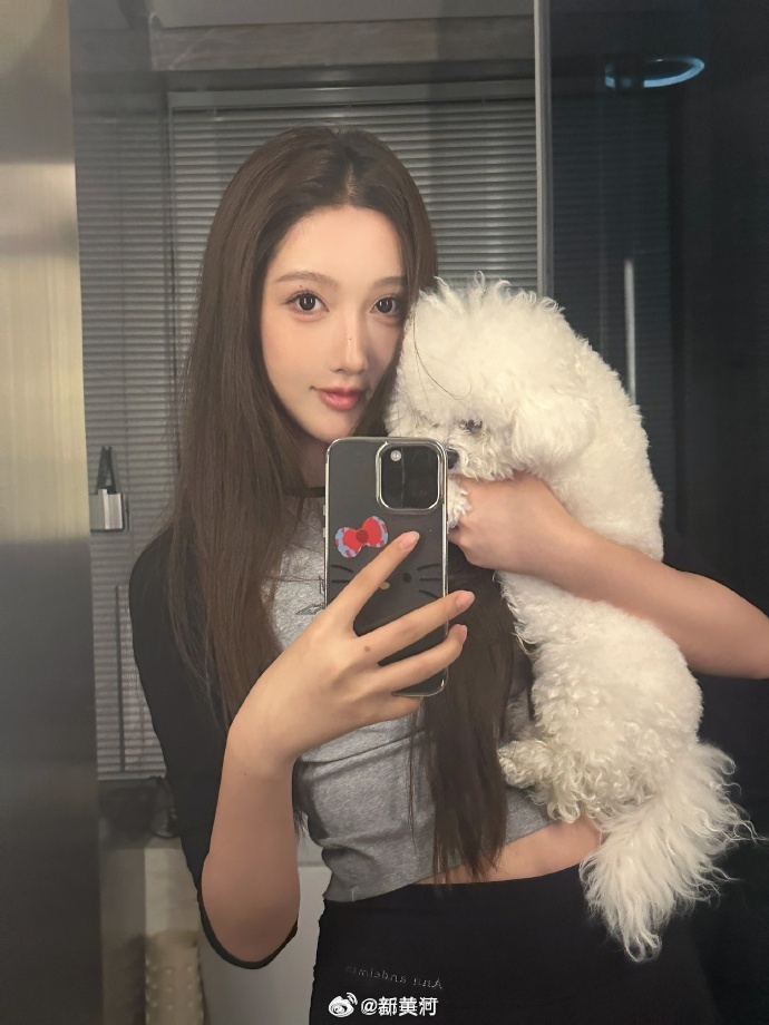 【#都美竹被判道歉#】近日，网红都美竹与粉丝“朱姐”之间的纠纷有了新进展。据朱姐