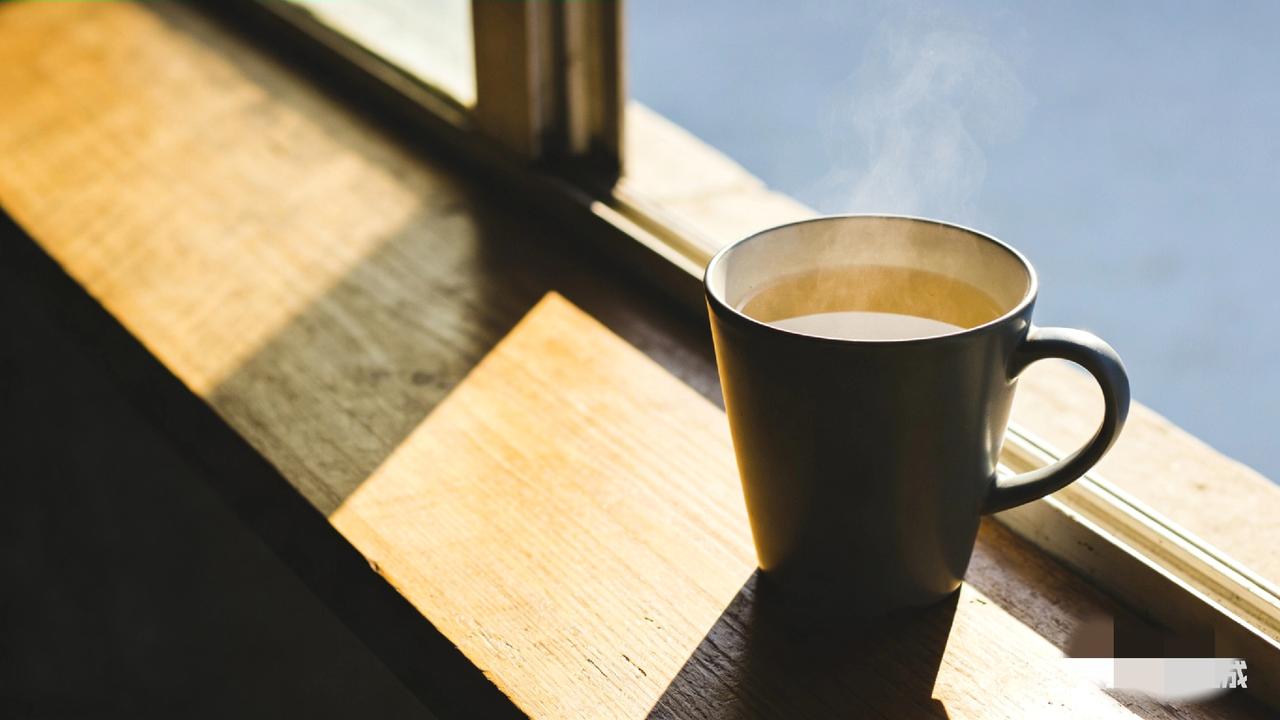 亲戚都劝我再找个人，
可只有我知道，
二婚有多难
真的，一个人带孩子久了，最怕亲