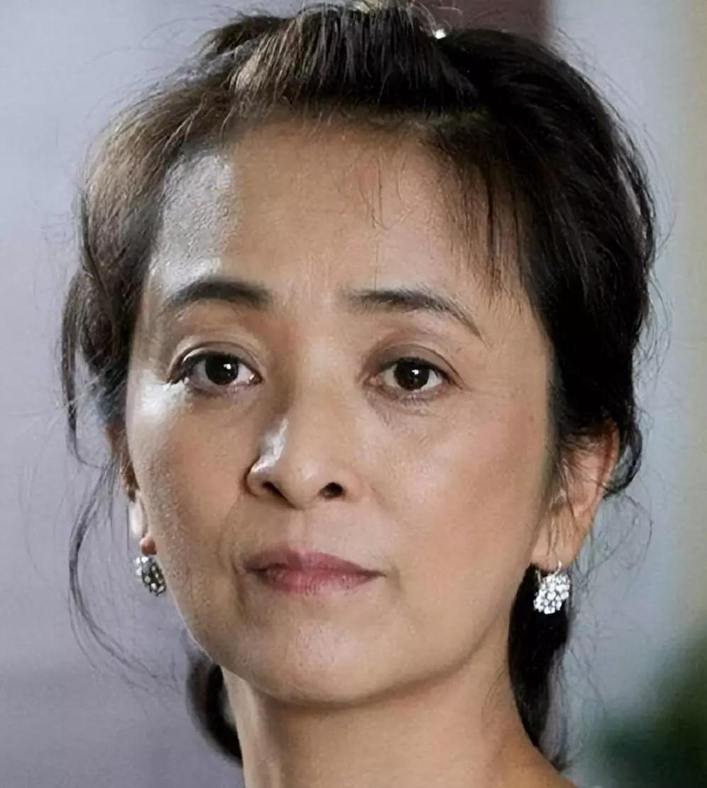 当年李勤勤那句“这辈子绝不嫁中国人”是中国男人寒了她的心吗？
没人天生就非要跨国