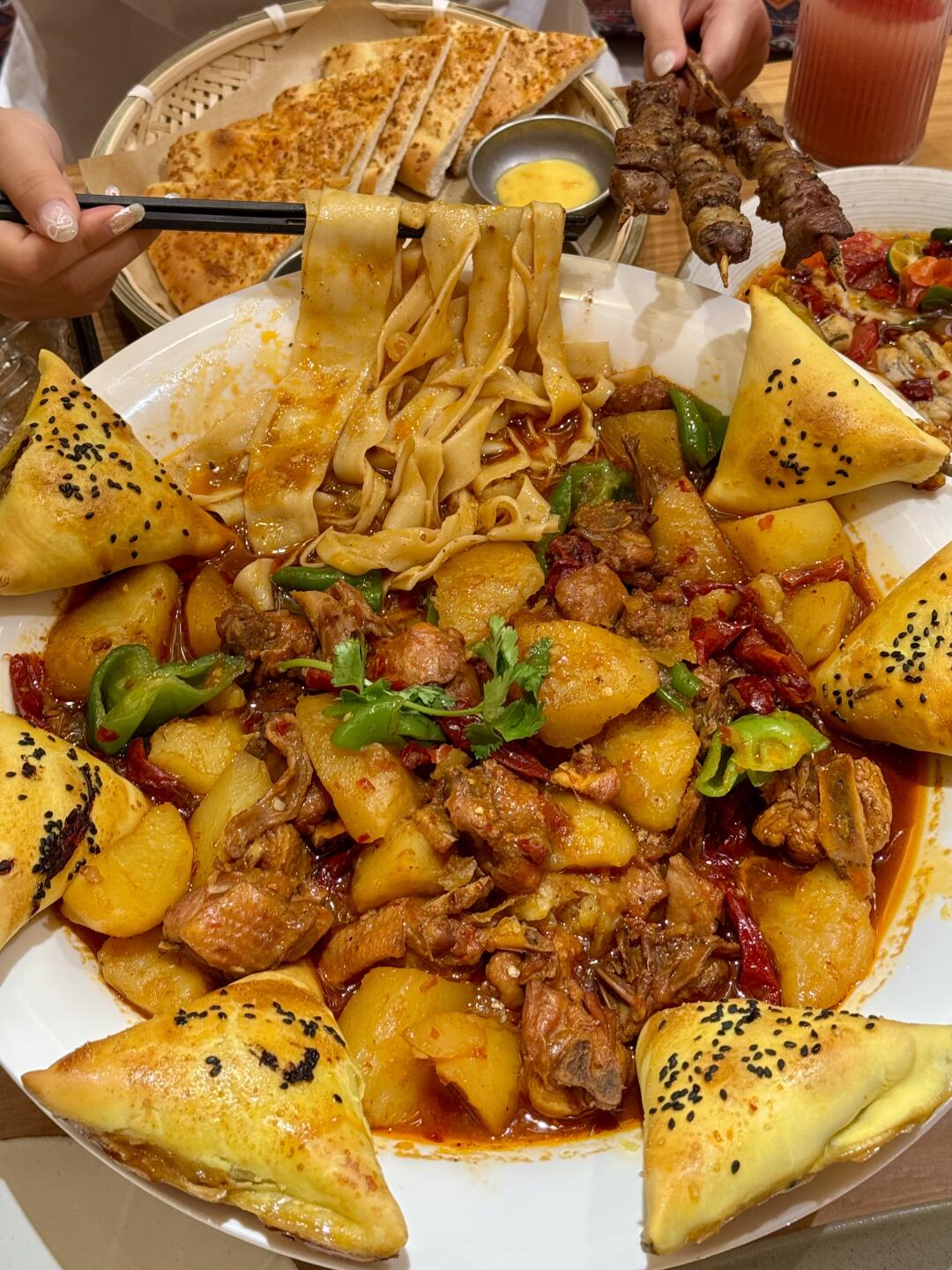 不愧是正弘城新晋排队王！！好吃s了踏马的……