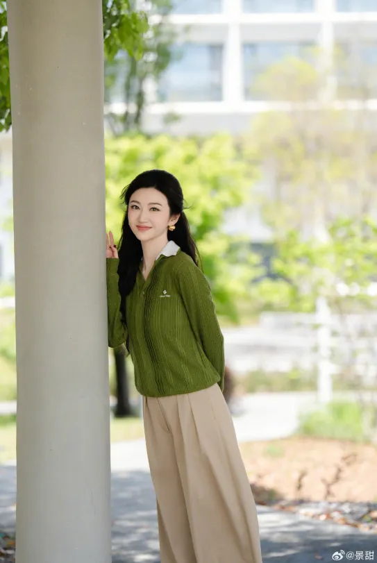 网友爆料顶流女星借代孕生子向男友索要上亿钱款？景甜方紧急辟谣景甜方否认代孕协议 