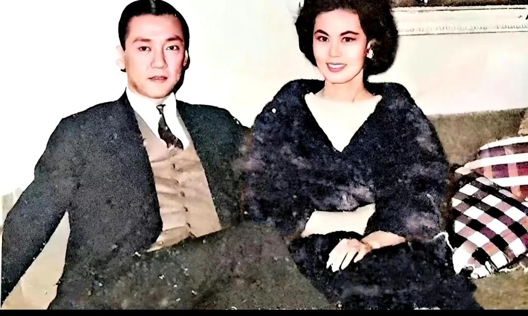 1964年，香港寓所，龙绳勋和妻子林黛，一张罕见的合影，照片中的龙绳勋西装革履，