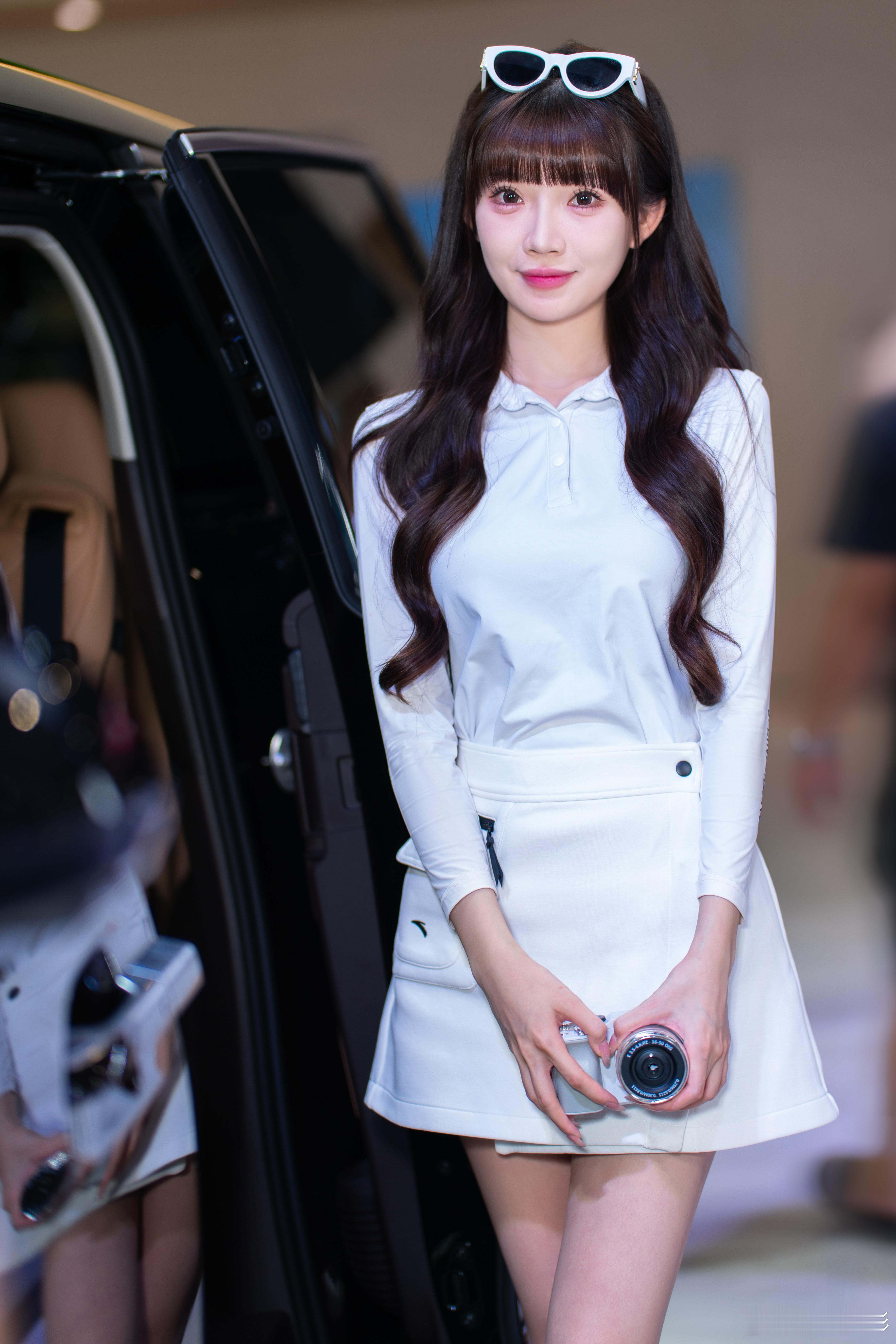 甜妹大长腿小蛮腰，端庄秀气娃娃脸小姐姐模特：张张包活动：佛山车展｜佛山潭州国际车