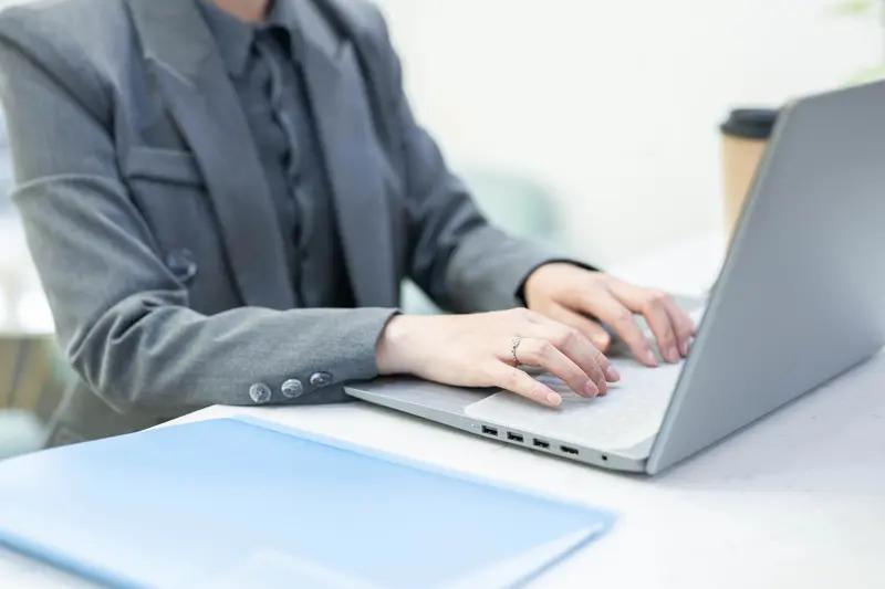 如果不缺钱，我肯定会工作，而且工作状态会大升级。现在工作是为生活和责任，是“不得