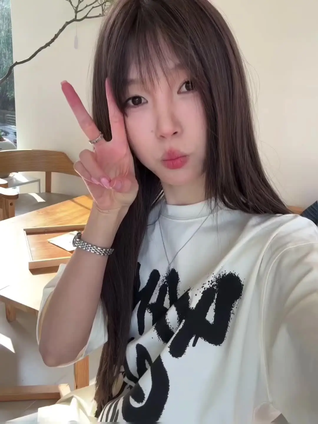 有人嫌见你一面车费太贵 开车太累 有人辗转奔波只为见你一面
