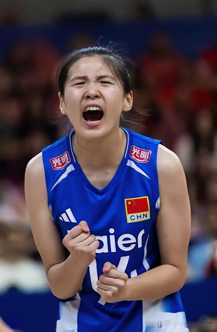 一个32岁，一个22岁，赵勇教练到底要培养谁？
今天晚上中多女排之战的14人大名