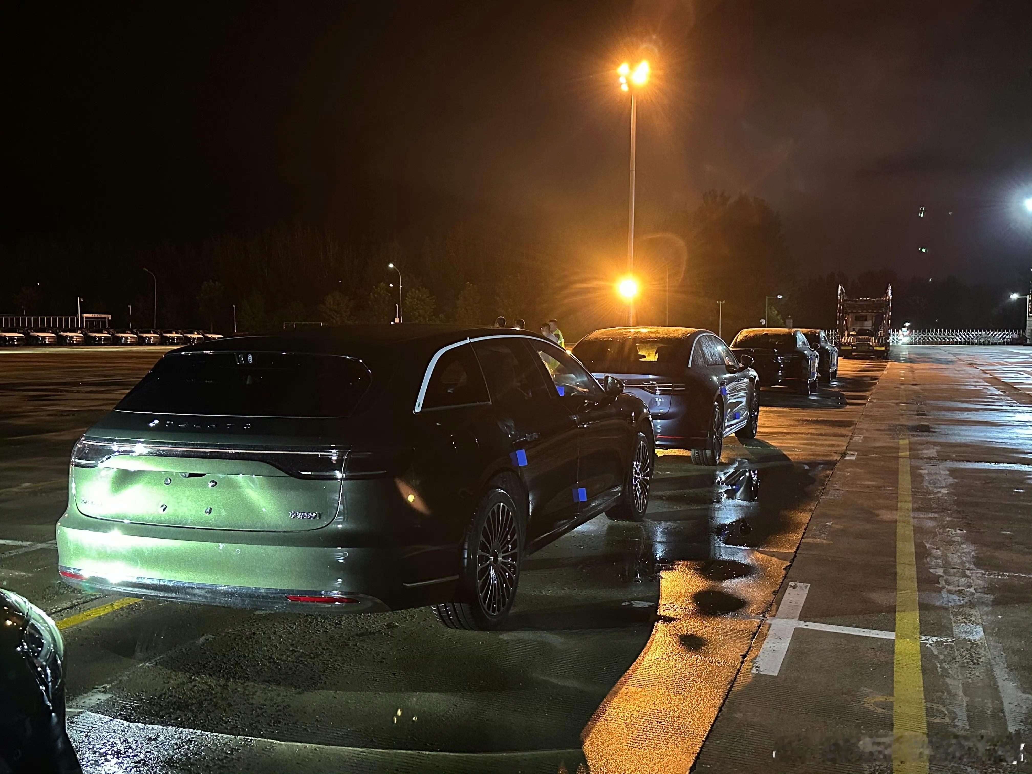 享界s9t 展车已经连夜发运，说的产能充足，诚不欺我。小订车主群已经在讨论什么时