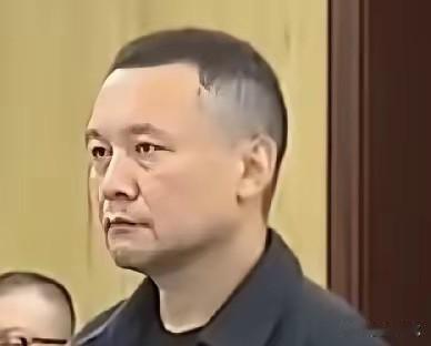 北大副校长贪腐一案宣判，判了8年，真是都升到这么好高的位置了，还不知足，关键是看