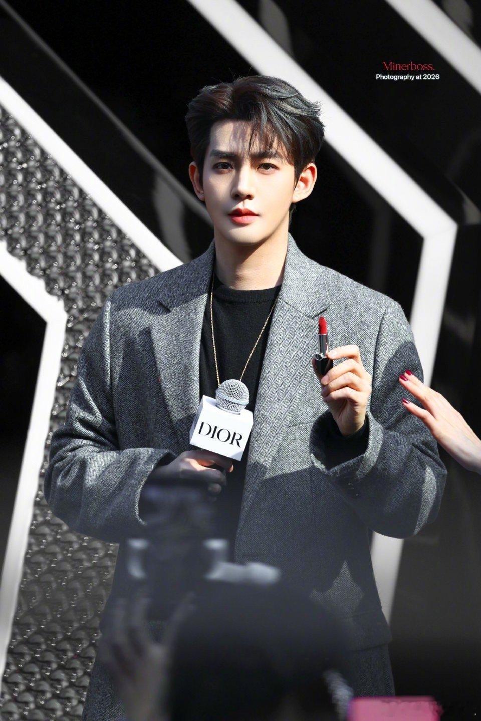 邓为大衣适配度💯～ 