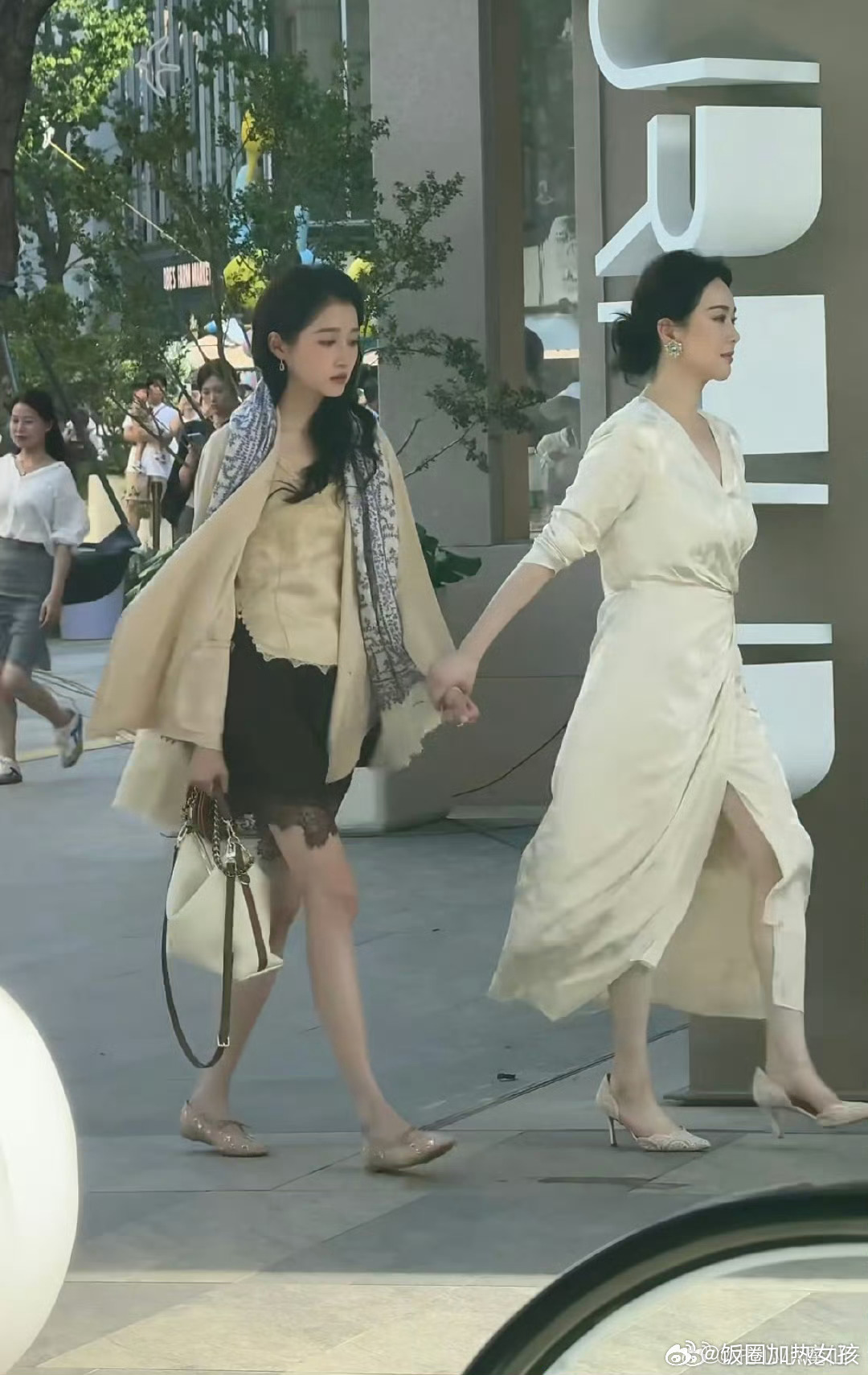 关晓彤演现偶是不是很适配 