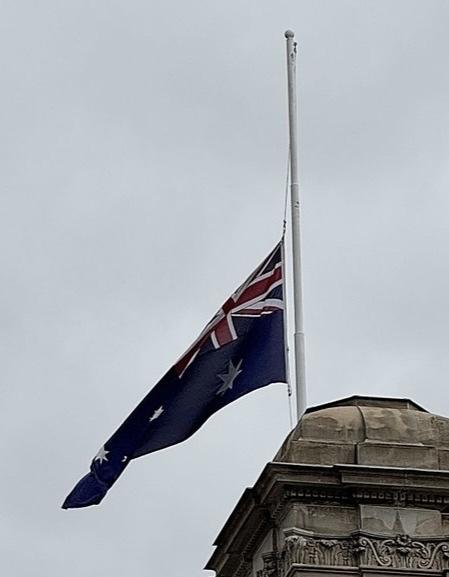 澳大利亚邦迪海滩发生的这起严重枪击事件，其两名枪手的身份及相关案件细节已由官方公