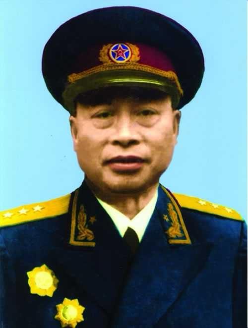 “我丈夫还活着？还当了大官？”1954年，湖南乡下一处破院子里，49岁的伍道清听