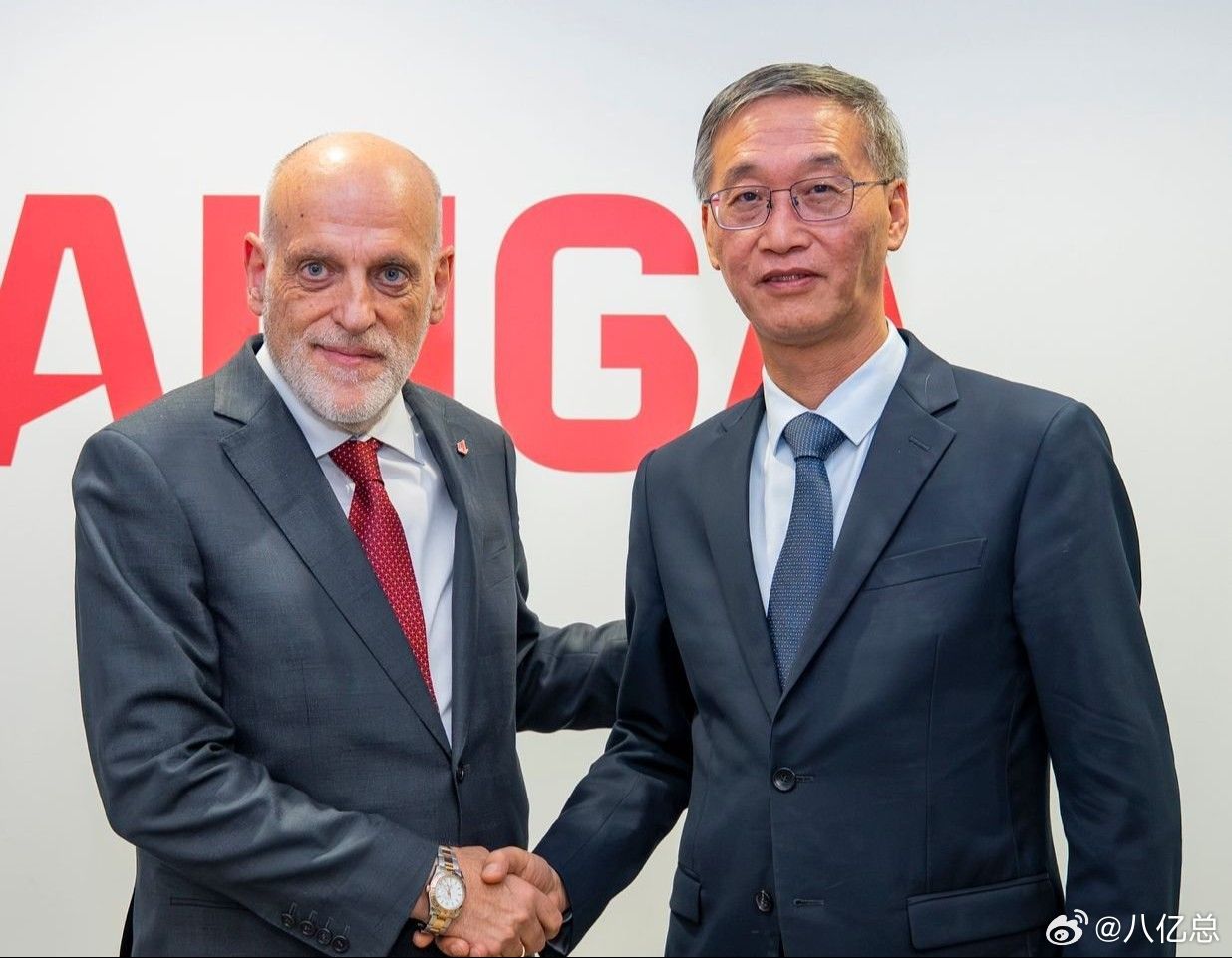 特巴斯会晤中国驻西班牙大使 沟通姆巴佩相关事件西甲联盟主席特巴斯在社交平台官宣，
