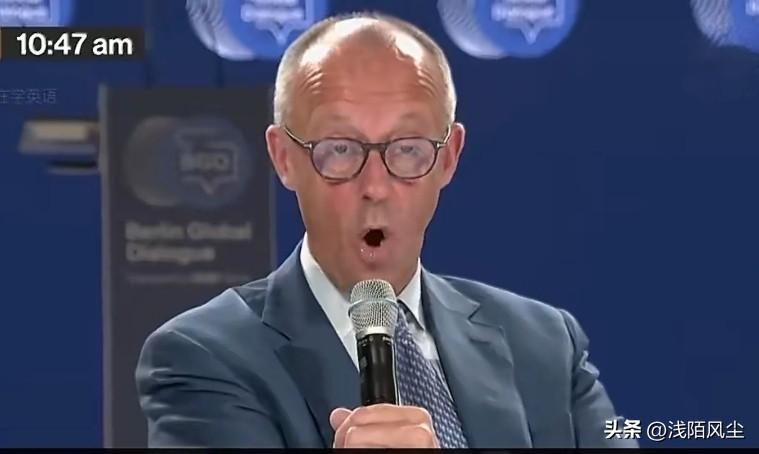 德国总理默茨在讲话中表示，欧洲不会像美国那样关闭市场。他明确指出，美国市场对大多