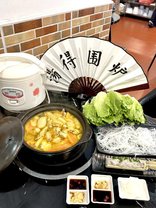 🔥被本地人带路才找到！这锅猪肚鸡汤鲜掉眉