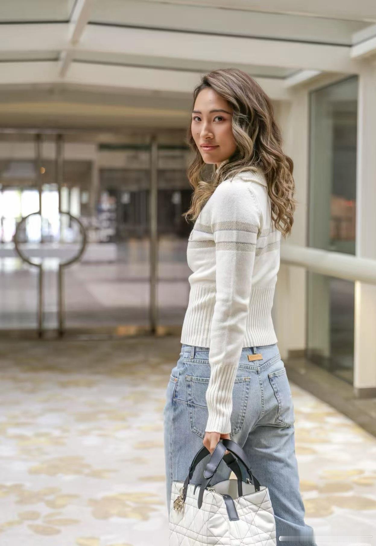 郑钦文全球女运动员收入榜第52025年收入最高的女运动员前十中网球运动员占7个?