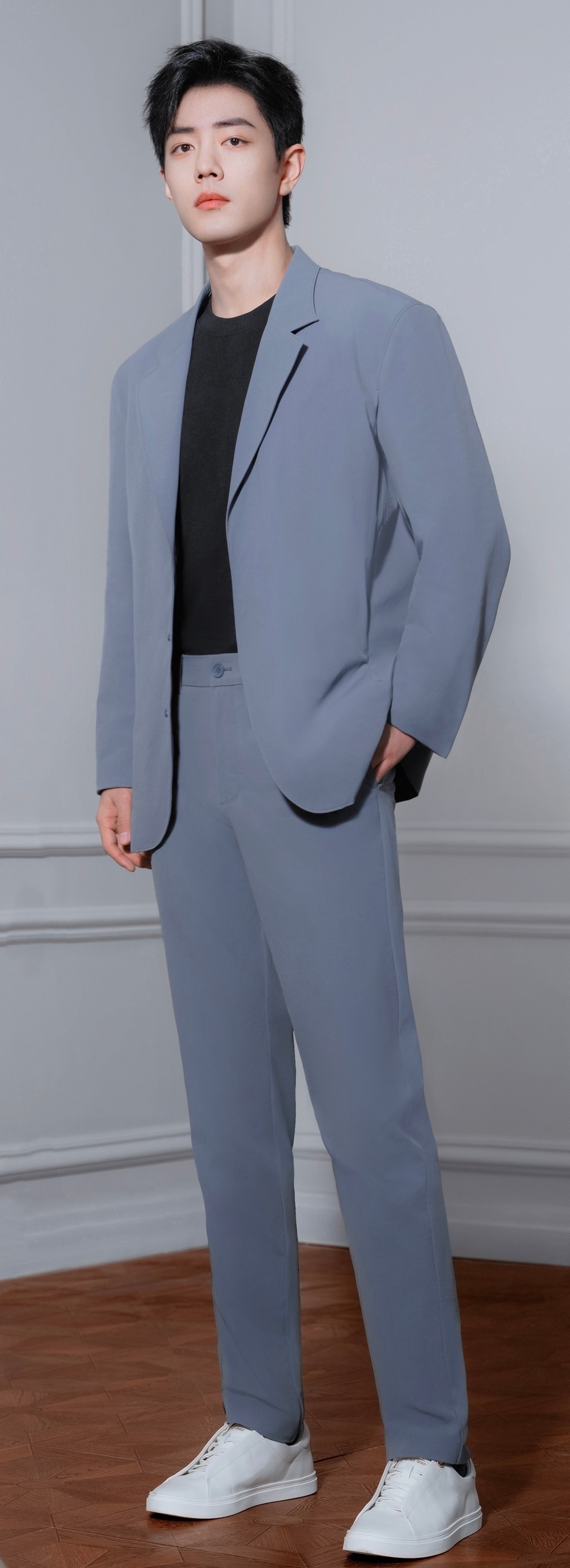 超绝的大长腿呀 ！最近限流没救了，发帖老不给ss，铁粉大把大把的掉！太难啦！求?