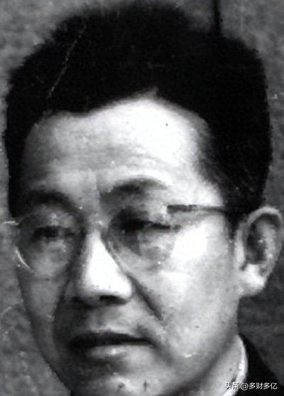 北平解放15天，国民党上将赴会半路慌神：这条路，直通他的末路！
 
1949年北