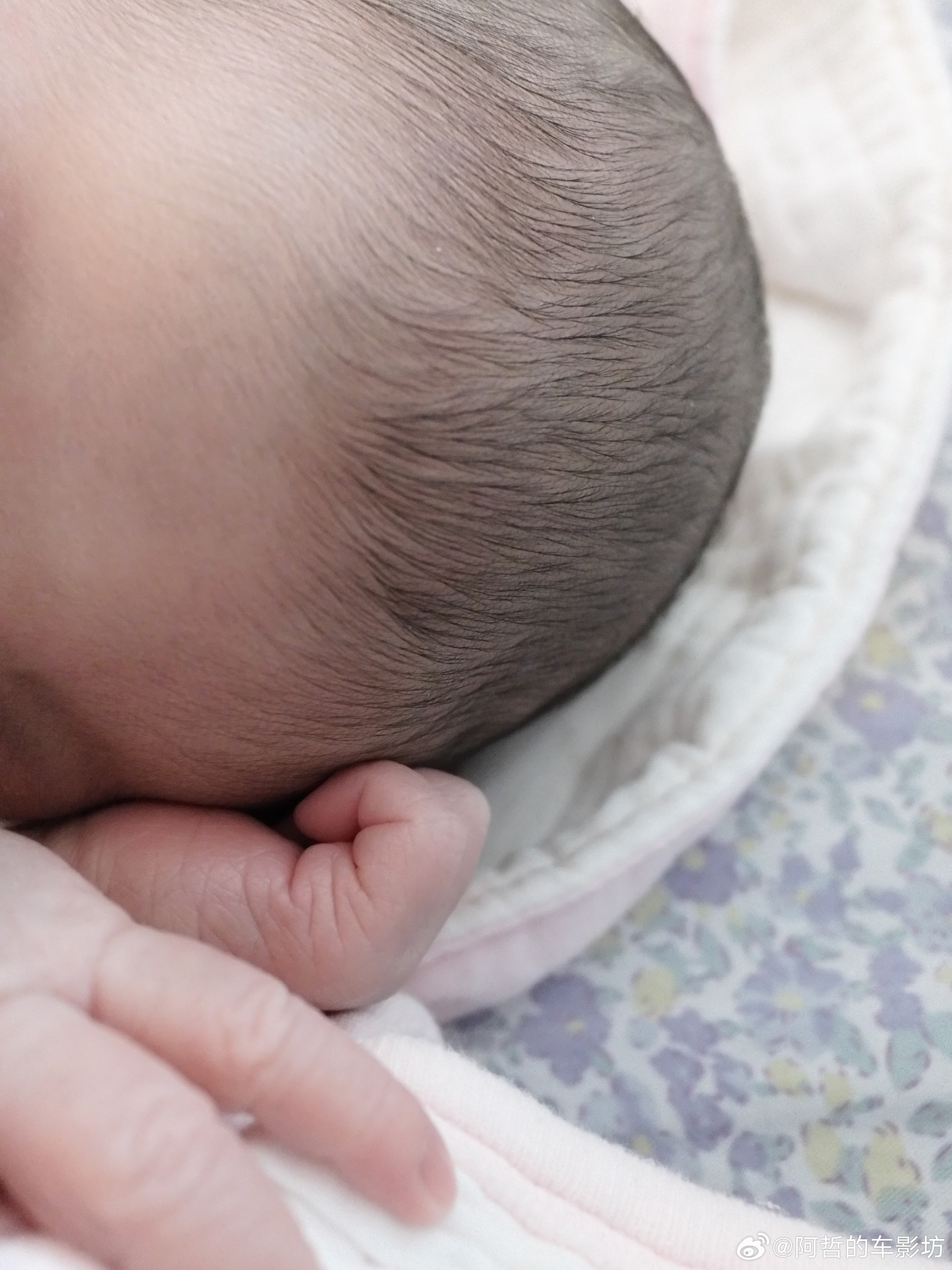 最近的咖啡量从之前一天一杯增加到早上下午各一杯因为老二出来可忙可忙了干一杯🍻 