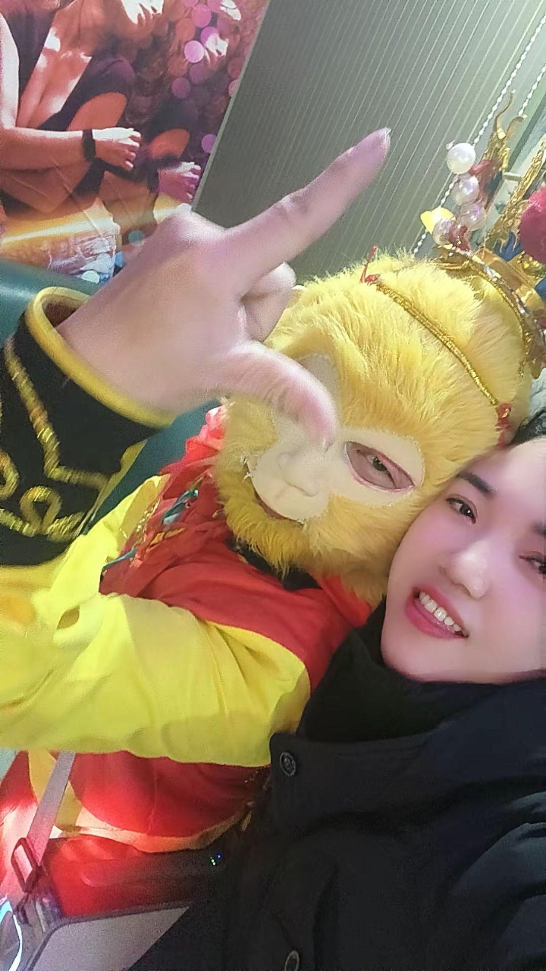 猴哥今晚的出场，让我对它的印象彻底改变，原来它也有温柔的一面😂😂😂