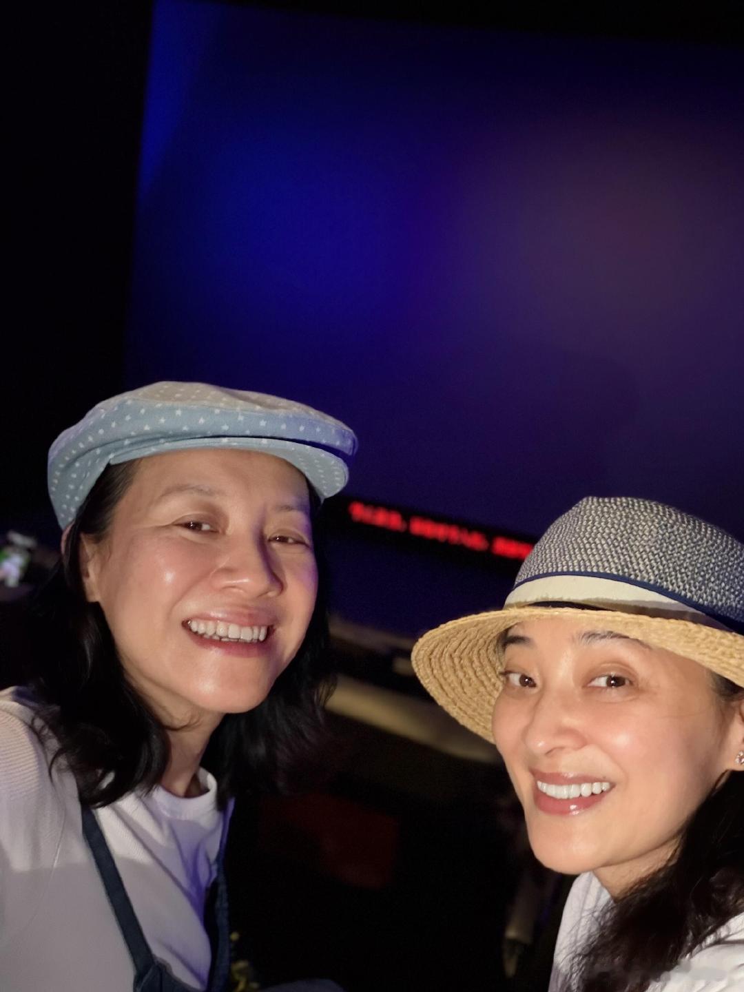 梅婷刘琳一起过六一梅婷刘琳六一合照梅婷刘琳一起过六一， 太喜欢两位老师这种真实不