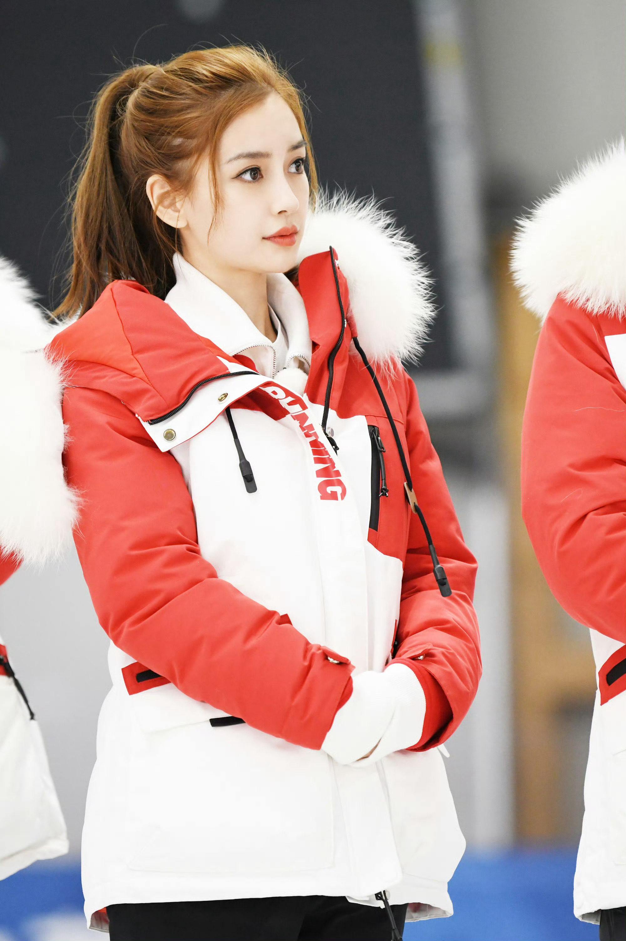 angelababy  angelababy 我们与万物同行，星辰指引方向，云与
