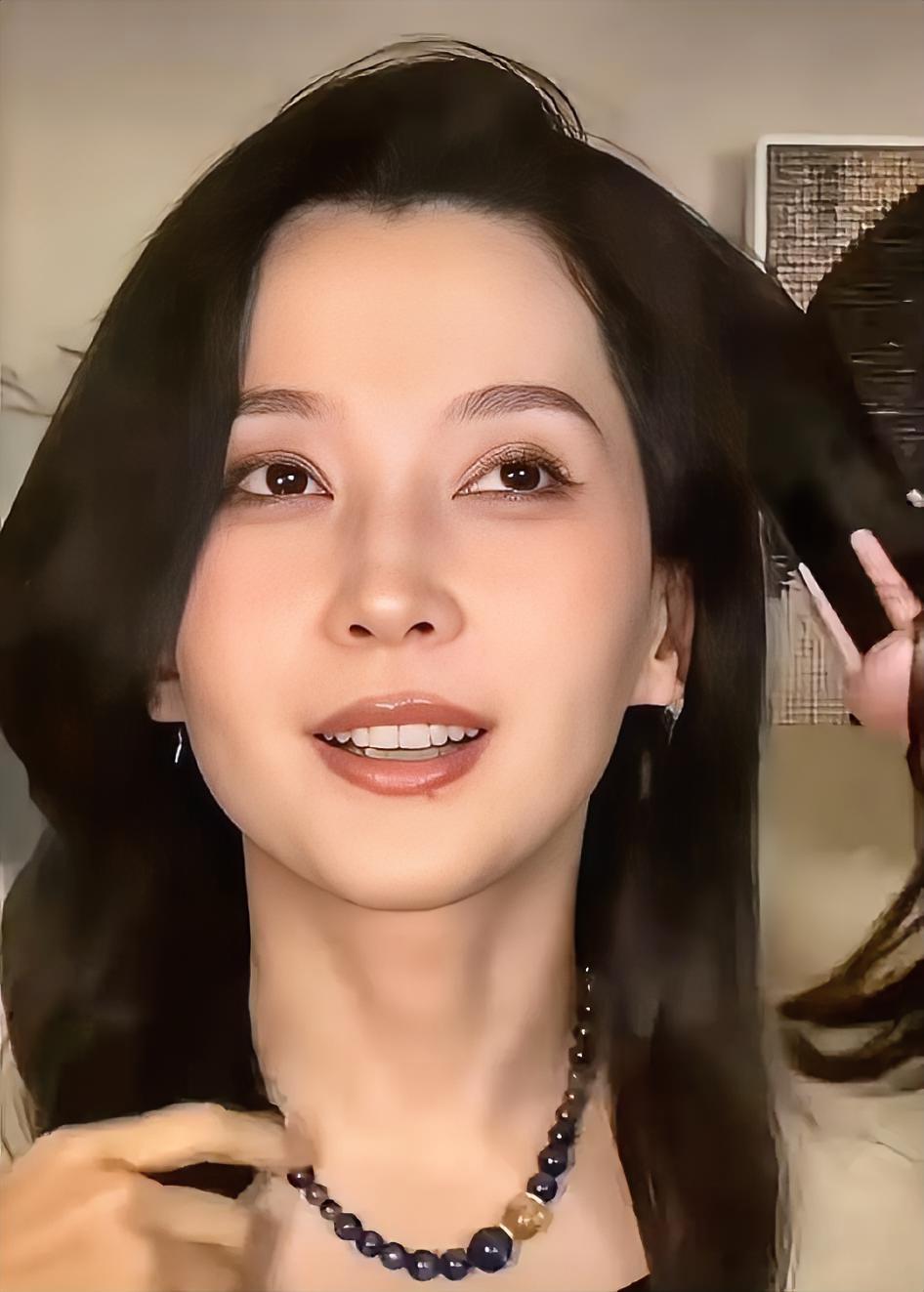 森林北早年黑料反转！上非诚勿扰不是想红，真相太真实
 
不是说她想蹭热度，是说她