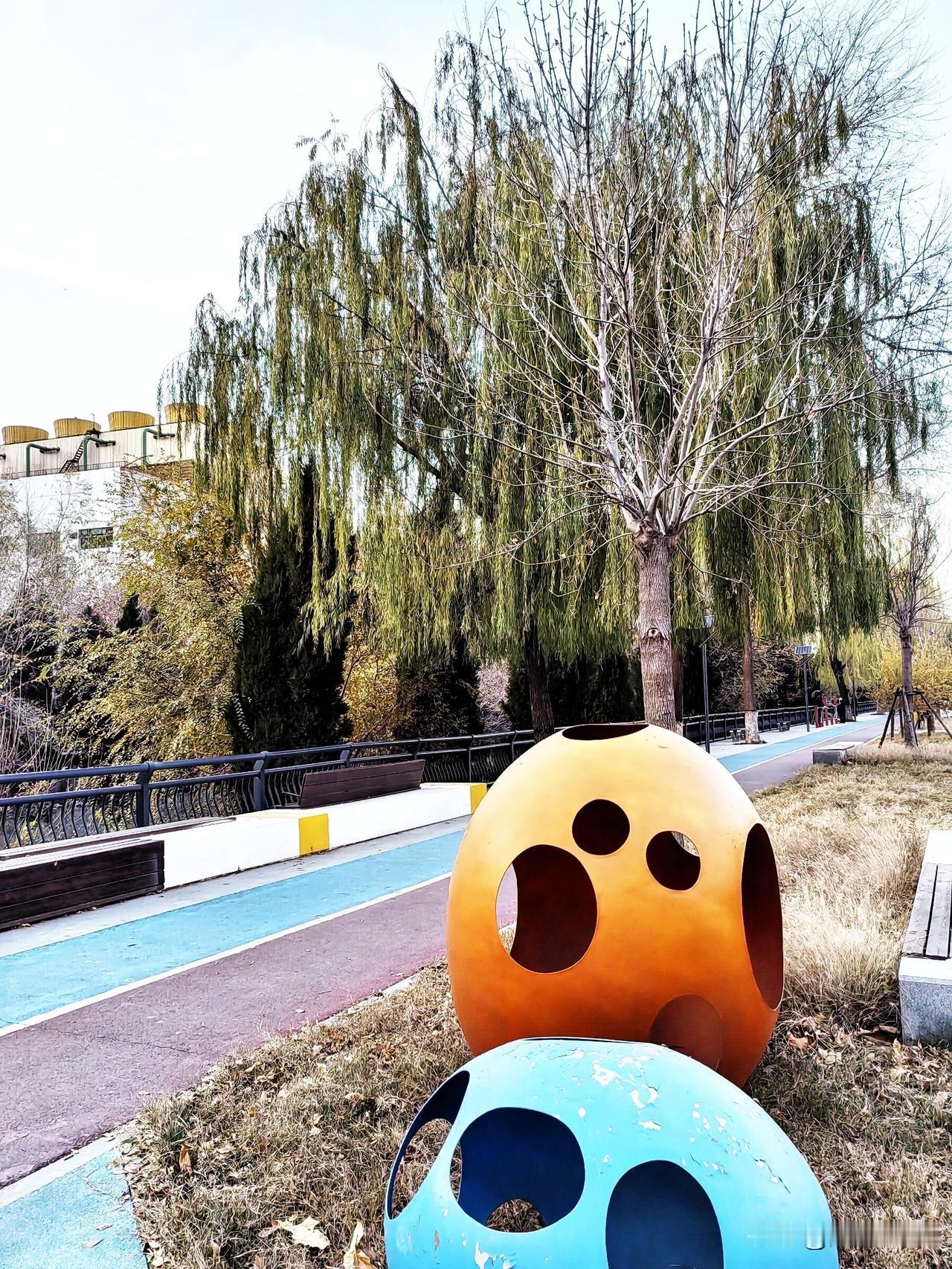 今天的天气晴，气温最高8度，最低气温零下-2度。

下雪后的空气质量一直不错，好