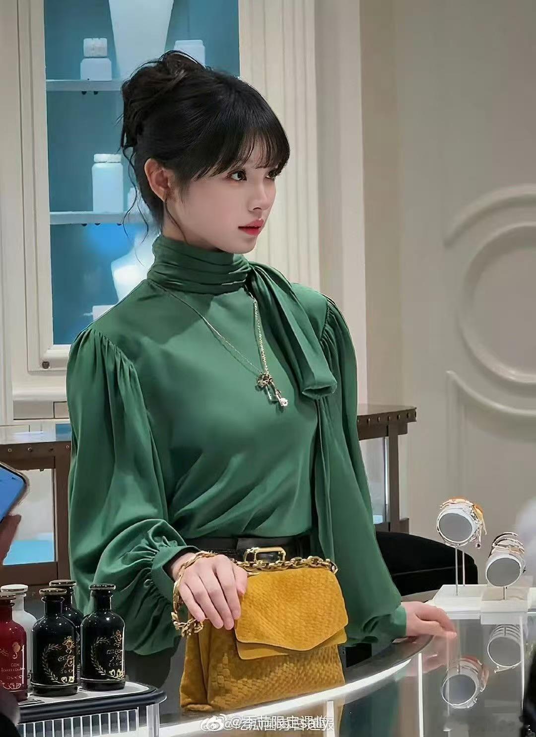 田曦薇王楚然同款不同色，都好美，