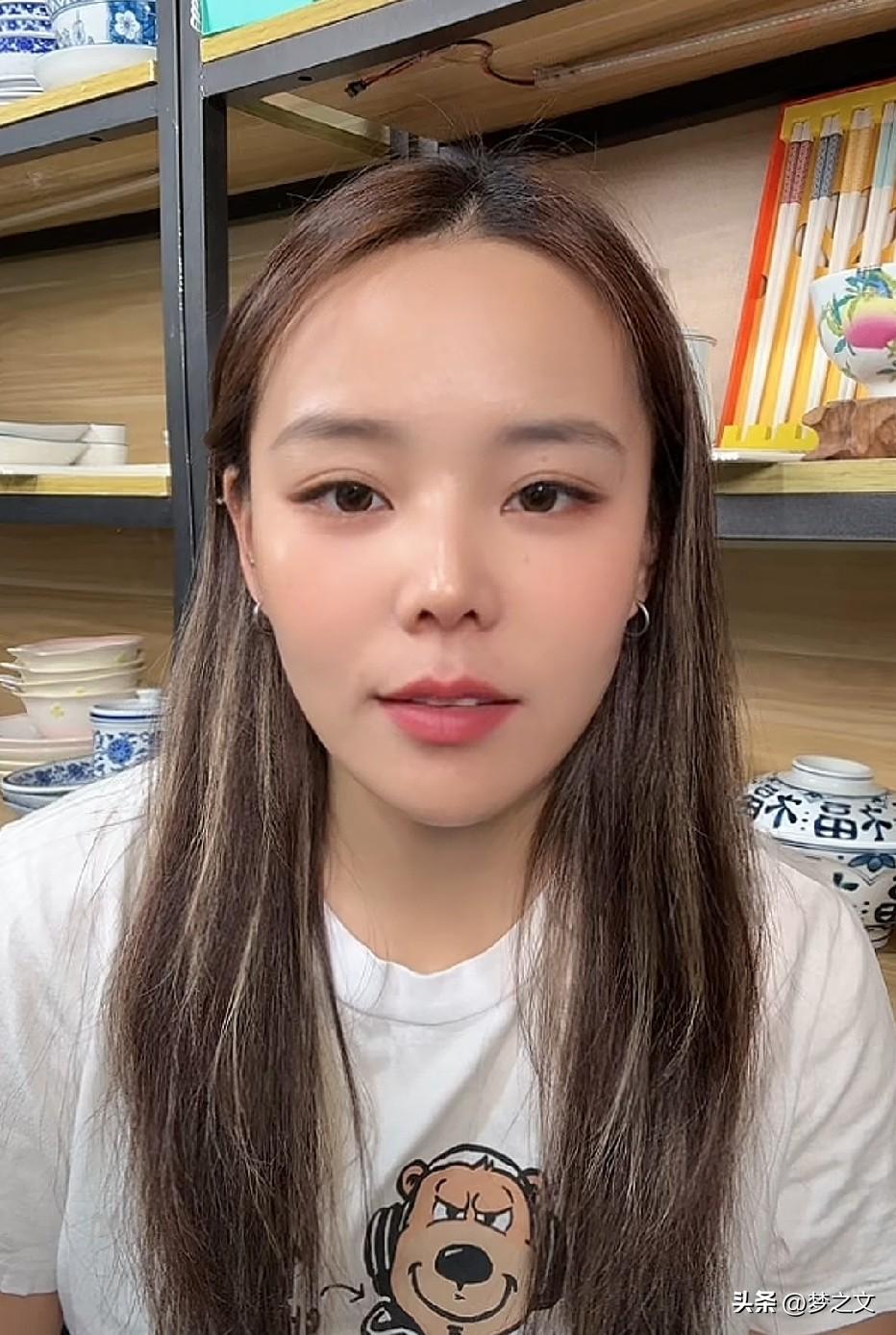 磊磊这姑娘长得五官真的不错，姚策能找到这样的媳妇也是他的福气，现在她把儿子照顾的